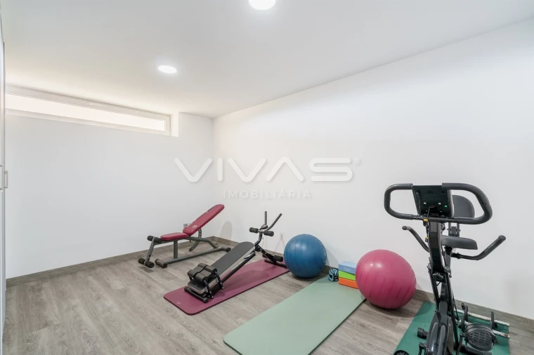 Moradia T4 para Venda em Serzedelo Foto 32