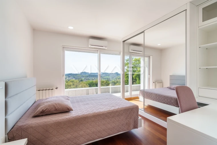 Moradia T4 para Venda em Serzedelo Foto 24