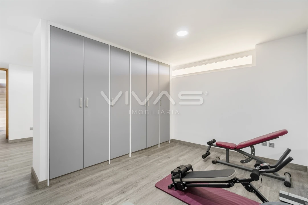 Moradia T4 para Venda em Serzedelo Foto 33