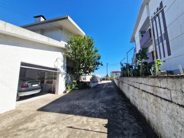 Moradia T4 para Venda em Repeses e São Salvador