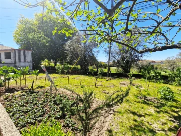 Moradia T4 para Venda em Repeses e São Salvador