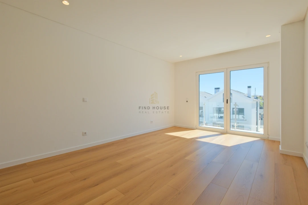 Moradia T4 para Venda em Cascais e Estoril Foto 30