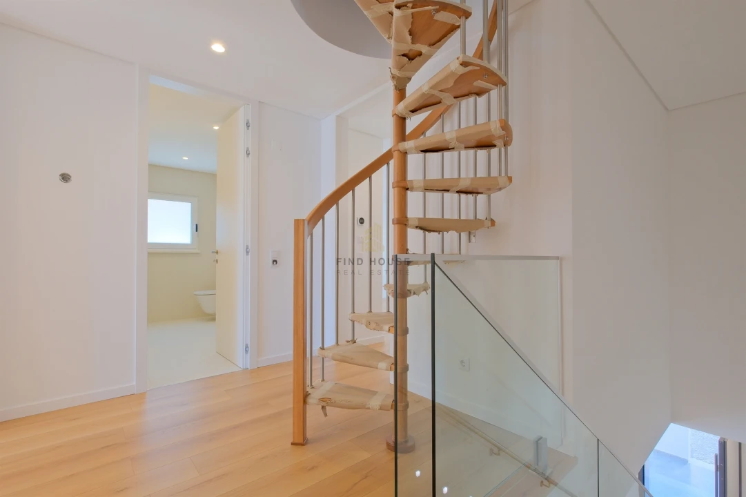 Moradia T4 para Venda em Cascais e Estoril Foto 19