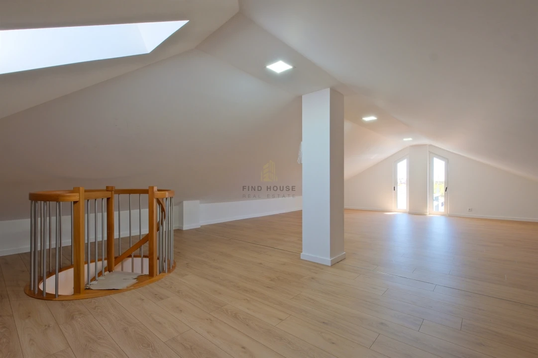 Moradia T4 para Venda em Cascais e Estoril Foto 32