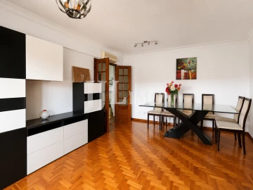 Apartamento T2 para Arrendamento em Parque das Nações