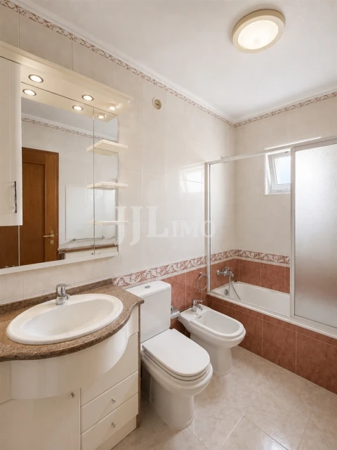 Apartamento T2 para Arrendamento em Parque das Nações