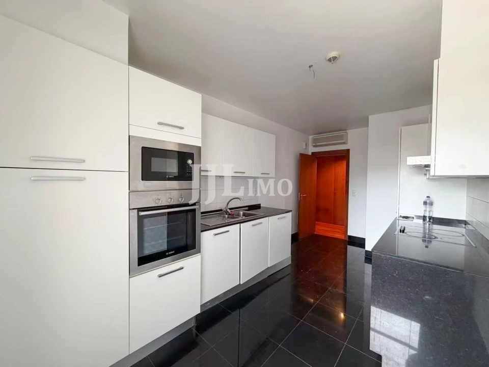 Apartamento T3 para Arrendamento em Parque das Nações Foto 7