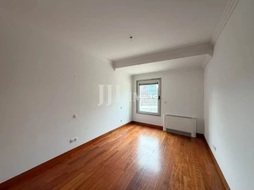 Apartamento T3 para Arrendamento em Parque das Nações