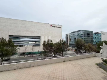 Apartamento T3 para Arrendamento em Parque das Nações