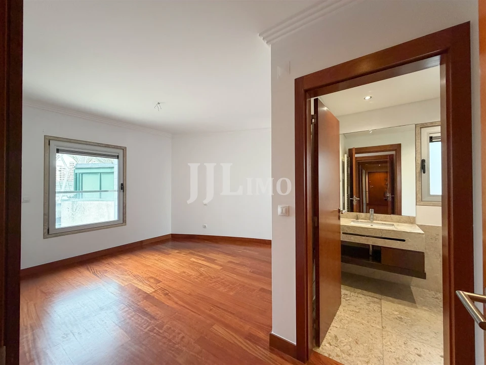 Apartamento T3 para Arrendamento em Parque das Nações Foto 11