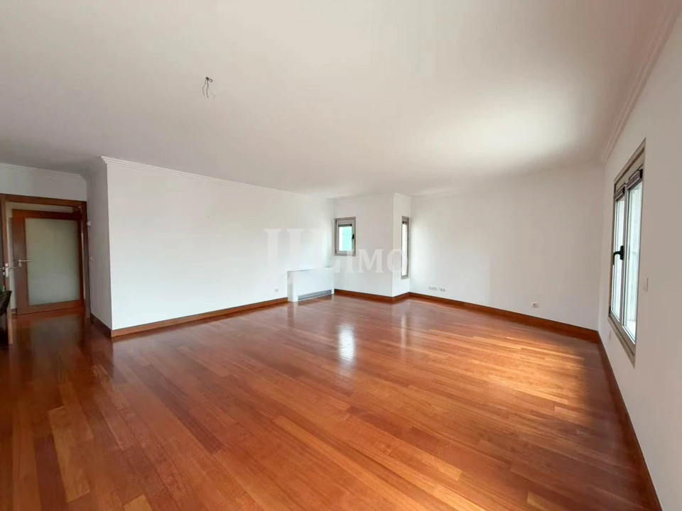 Apartamento T3 para Arrendamento em Parque das Nações Foto 2