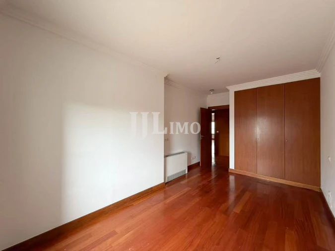 Apartamento T3 para Arrendamento em Parque das Nações Foto 18