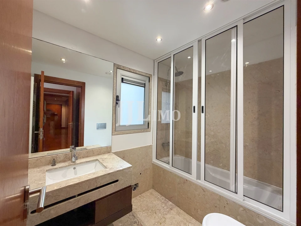 Apartamento T3 para Arrendamento em Parque das Nações Foto 12