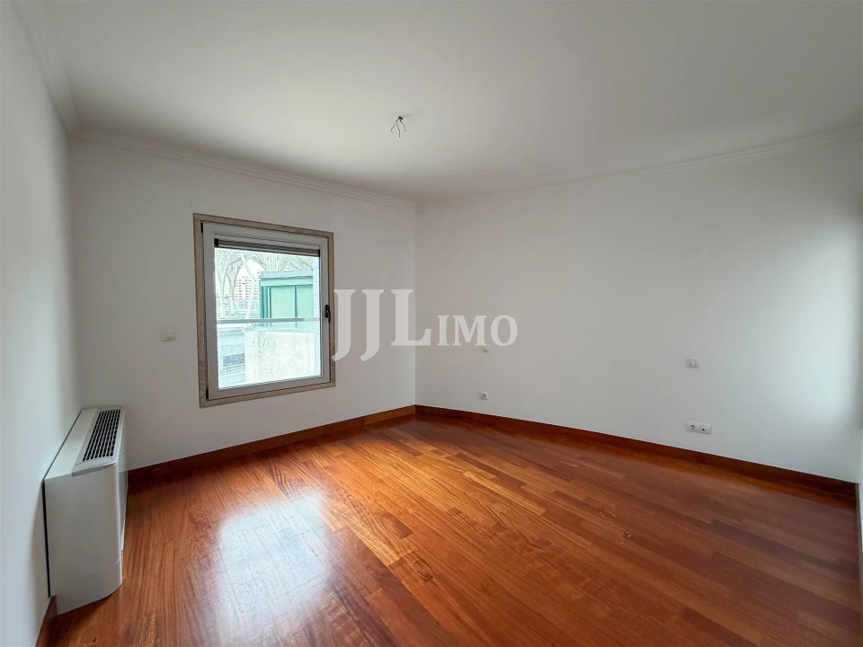 Apartamento T3 para Arrendamento em Parque das Nações Foto 14