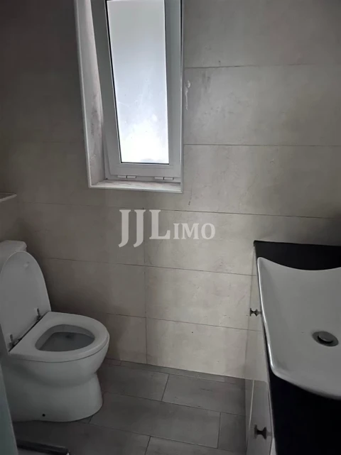 Apartamento T2 para Venda em Póvoa de Santo Adrião e Olival Basto