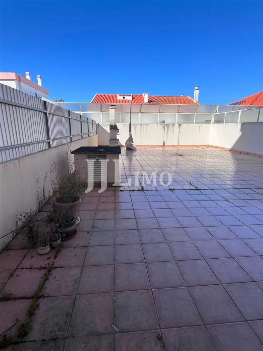 Apartamento T2 para Venda em Costa da Caparica Foto 22