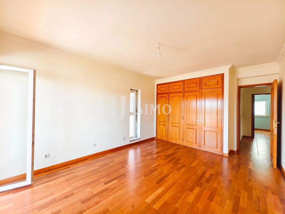 Moradia T5 para Venda em Rio de Mouro Foto 30