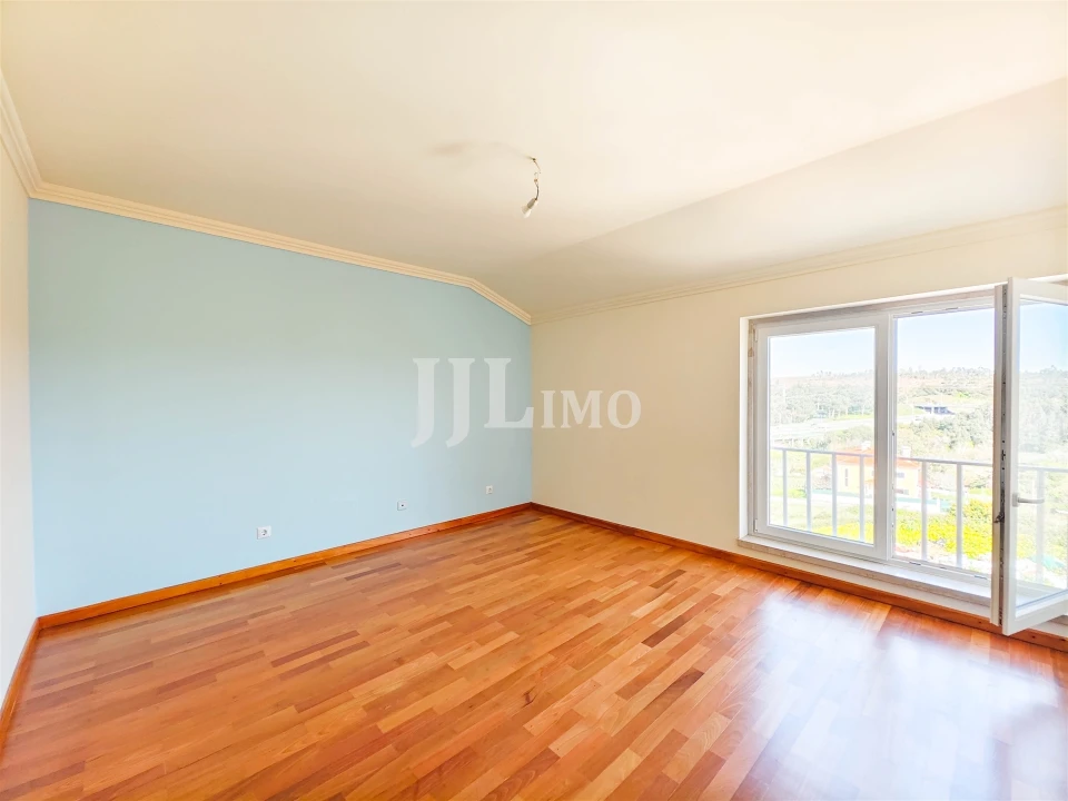 Moradia T5 para Venda em Rio de Mouro Foto 38