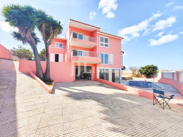 Moradia T5 para Venda em Rio de Mouro