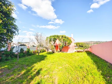 Moradia T5 para Venda em Rio de Mouro