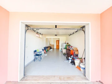 Moradia T5 para Venda em Rio de Mouro