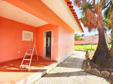 Moradia T5 para Venda em Rio de Mouro