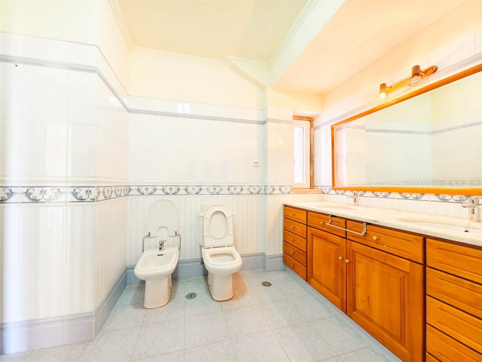 Moradia T5 para Venda em Rio de Mouro Foto 37