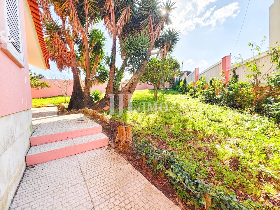 Moradia T5 para Venda em Rio de Mouro Foto 49