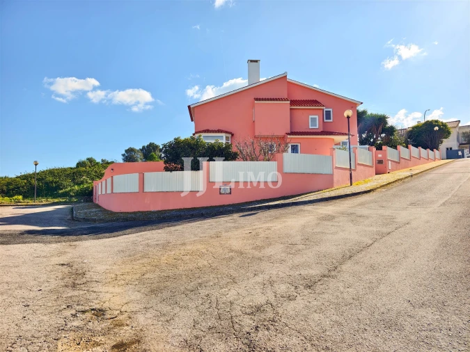 Moradia T5 para Venda em Rio de Mouro Foto 55