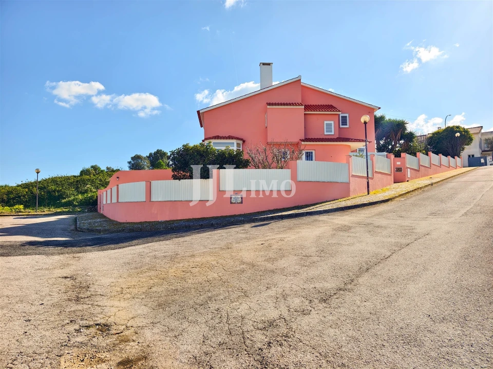 Moradia T5 para Venda em Rio de Mouro Foto 55