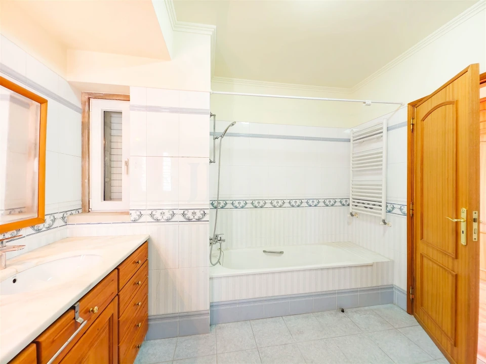 Moradia T5 para Venda em Rio de Mouro Foto 36