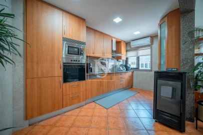 Apartamento T2 para Venda em Urgezes