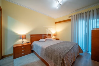 Apartamento T2 para Venda em Urgezes