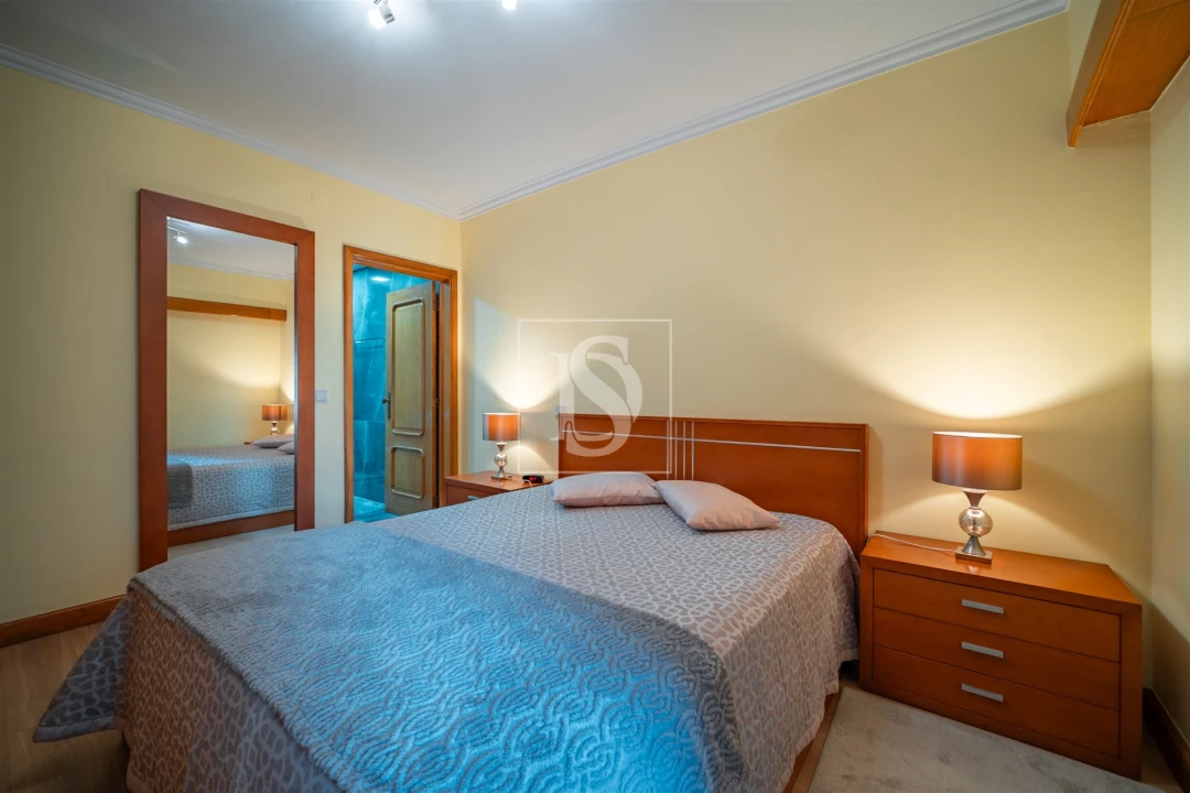 Apartamento T2 para Venda em Urgezes Foto 8