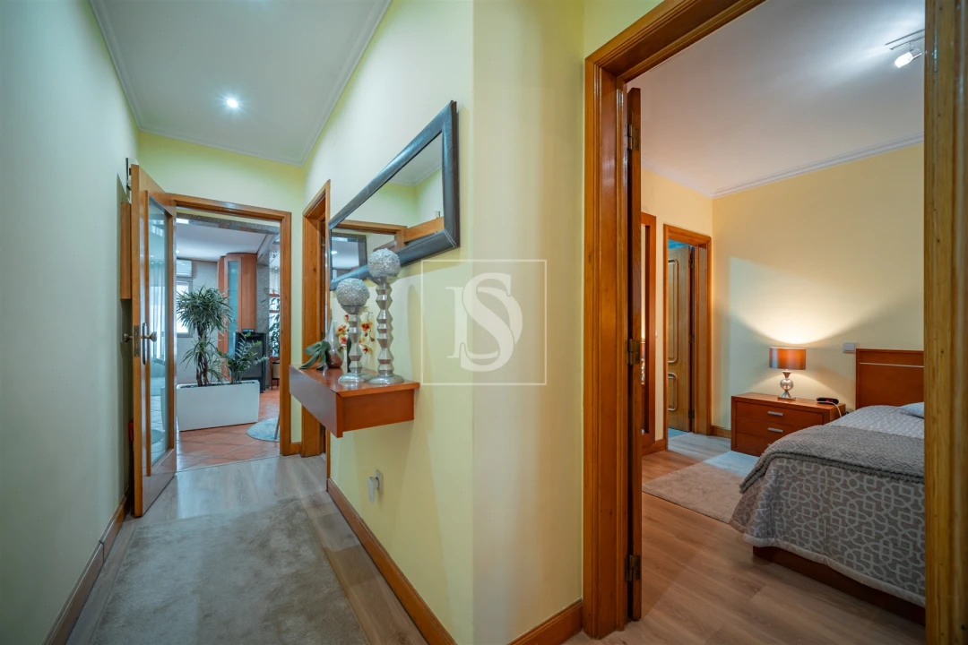 Apartamento T2 para Venda em Urgezes Foto 11