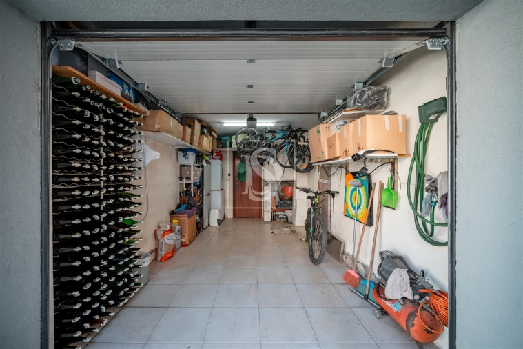 Apartamento T2 para Venda em Urgezes Foto 19