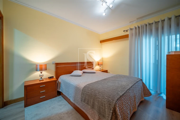 Apartamento T2 para Venda em Urgezes Foto 7