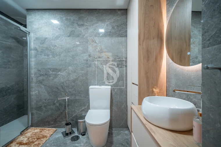 Apartamento T2 para Venda em Urgezes Foto 12