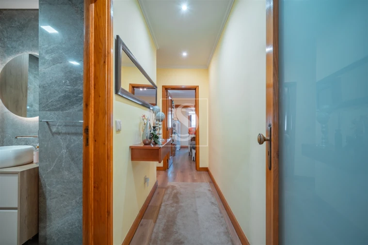 Apartamento T2 para Venda em Urgezes Foto 13