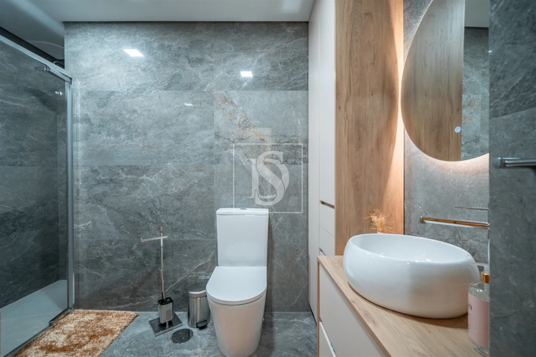 Apartamento T2 para Venda em Urgezes Foto 12