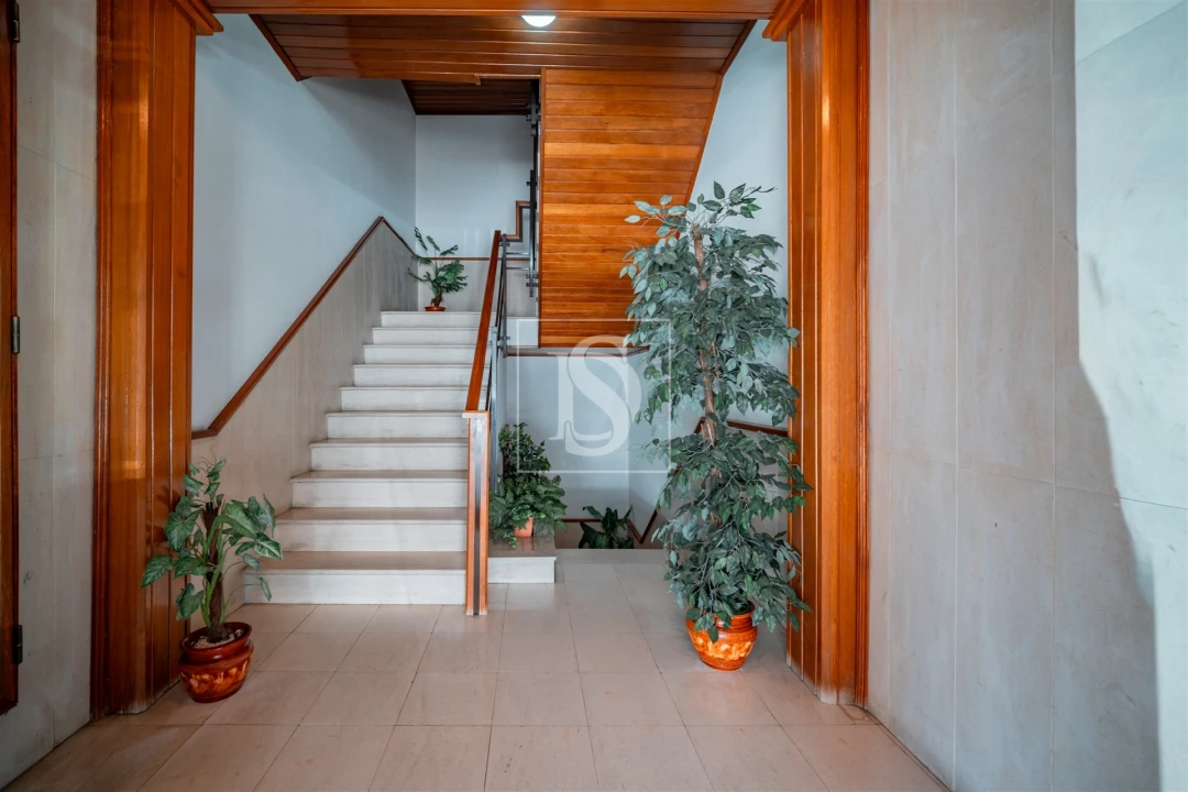 Apartamento T2 para Venda em Urgezes Foto 5