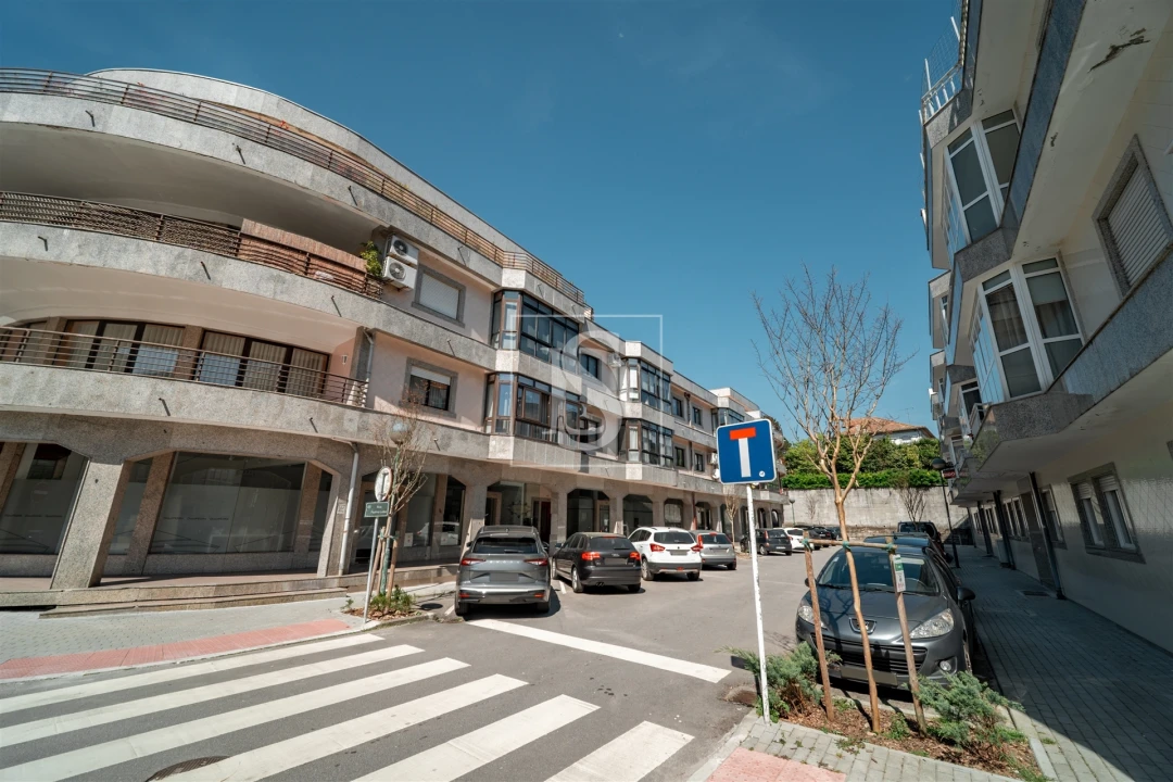 Apartamento T2 para Venda em Urgezes Foto 23