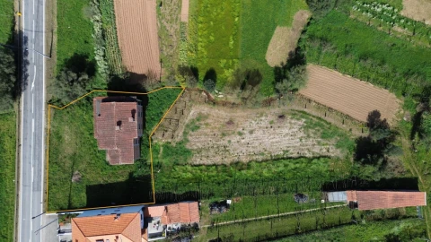 Moradia T4 para Venda em Fornelos e Queijada