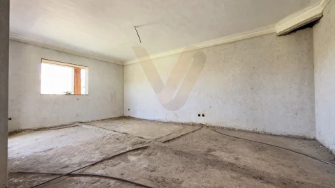 Moradia T4 para Venda em Fornelos e Queijada