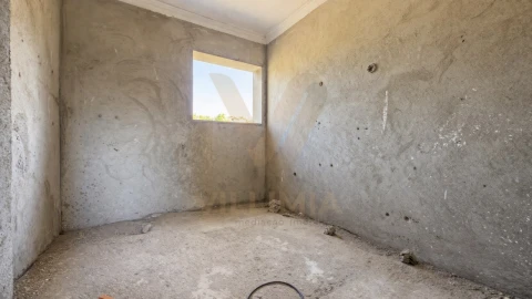 Moradia T4 para Venda em Fornelos e Queijada