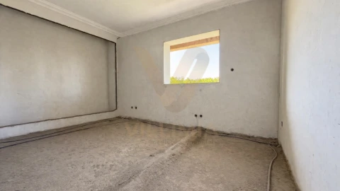 Moradia T4 para Venda em Fornelos e Queijada