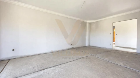Moradia T4 para Venda em Fornelos e Queijada