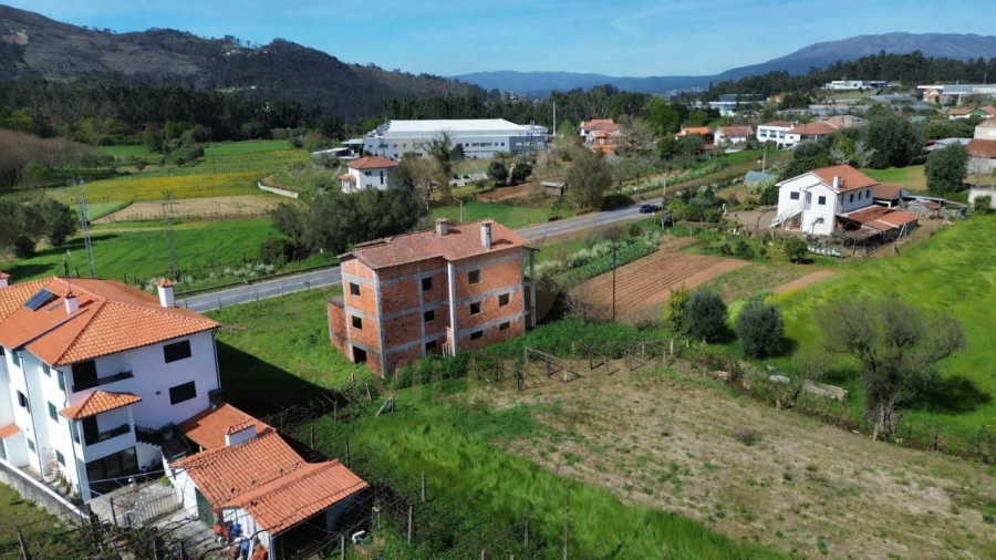 Moradia T4 para Venda em Fornelos e Queijada Foto 7