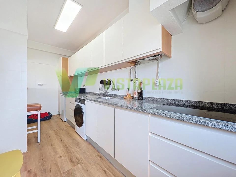 Apartamento T1 para Venda em Alvor Foto 3
