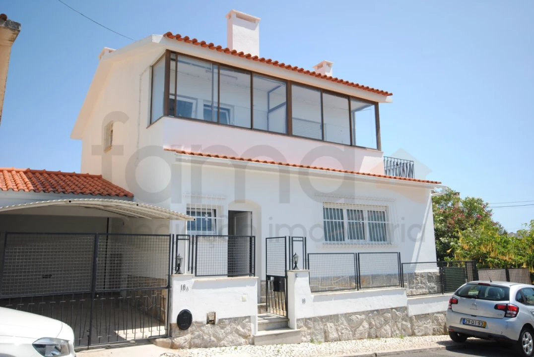 Moradia T3 para Arrendamento em São Domingos de Rana Foto 2